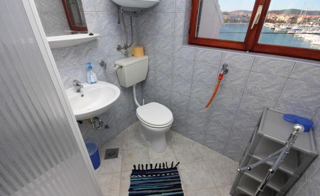 Apartments Ana Бибине Екстериор снимка