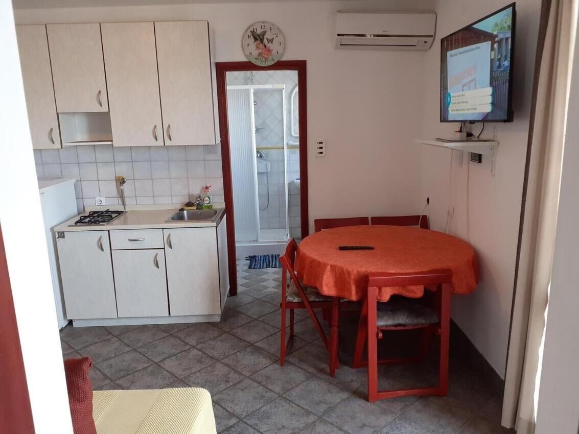 Apartments Ana Бибине Екстериор снимка