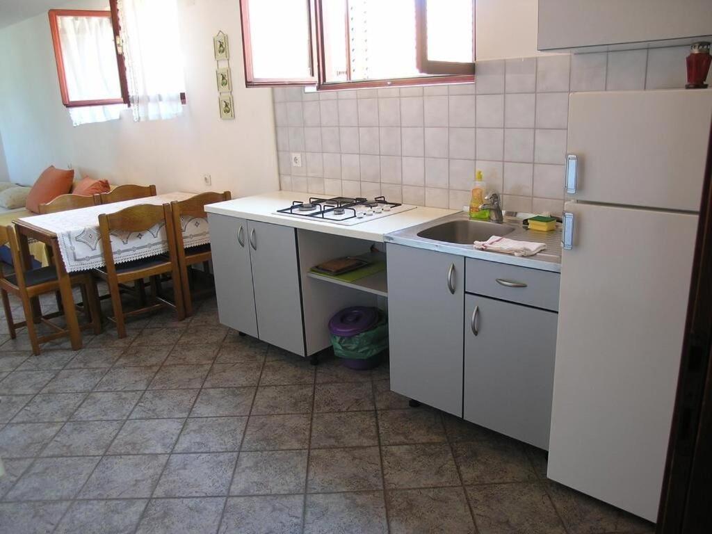 Apartments Ana Бибине Екстериор снимка