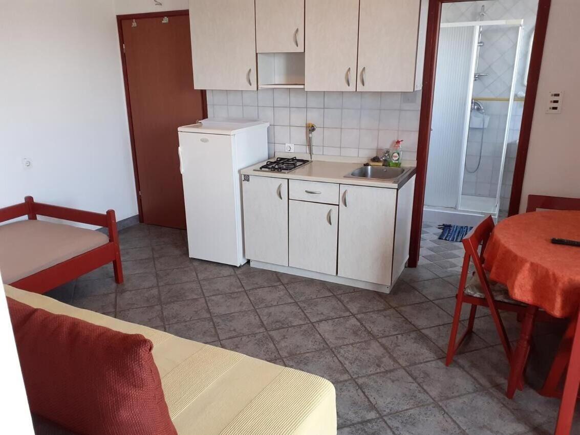 Apartments Ana Бибине Екстериор снимка