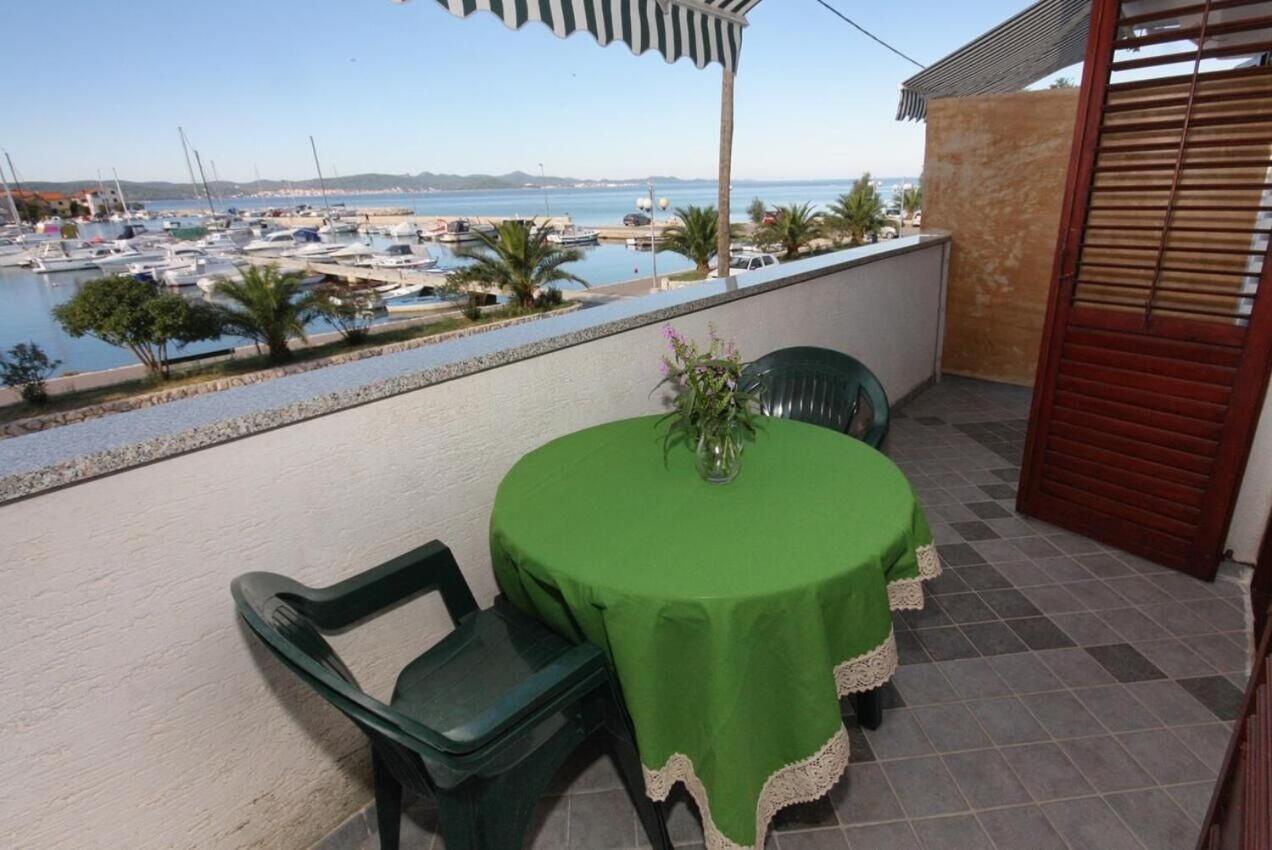 Apartments Ana Бибине Екстериор снимка