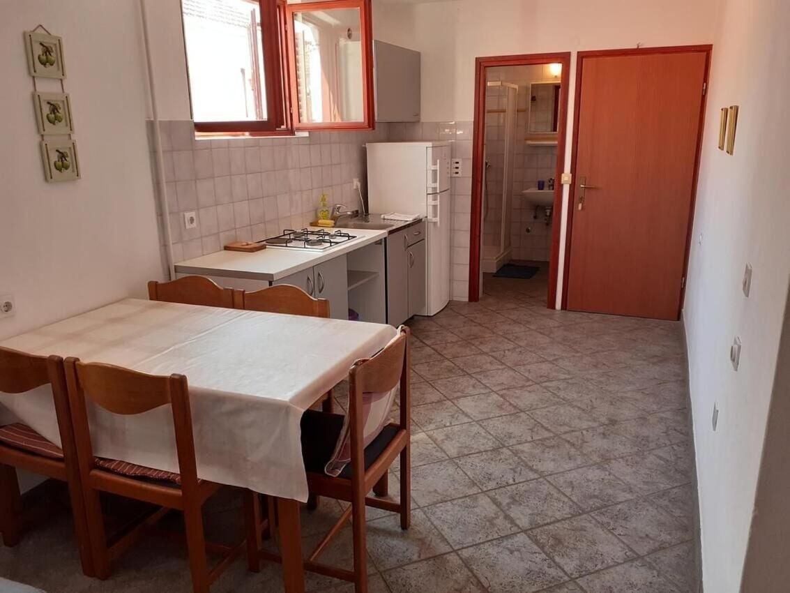 Apartments Ana Бибине Екстериор снимка