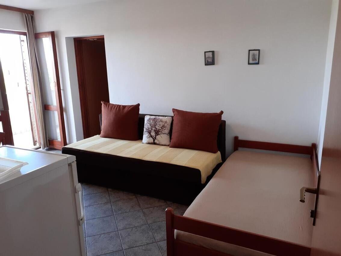 Apartments Ana Бибине Екстериор снимка