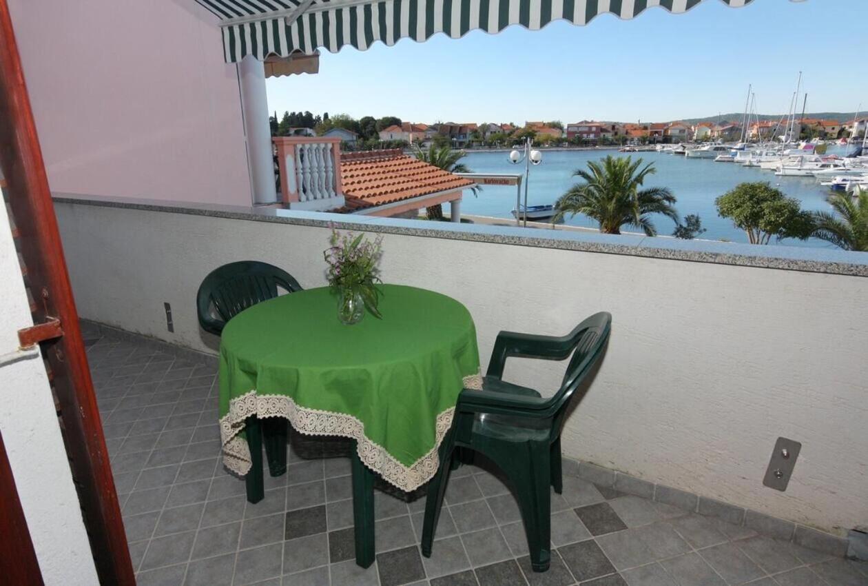 Apartments Ana Бибине Екстериор снимка
