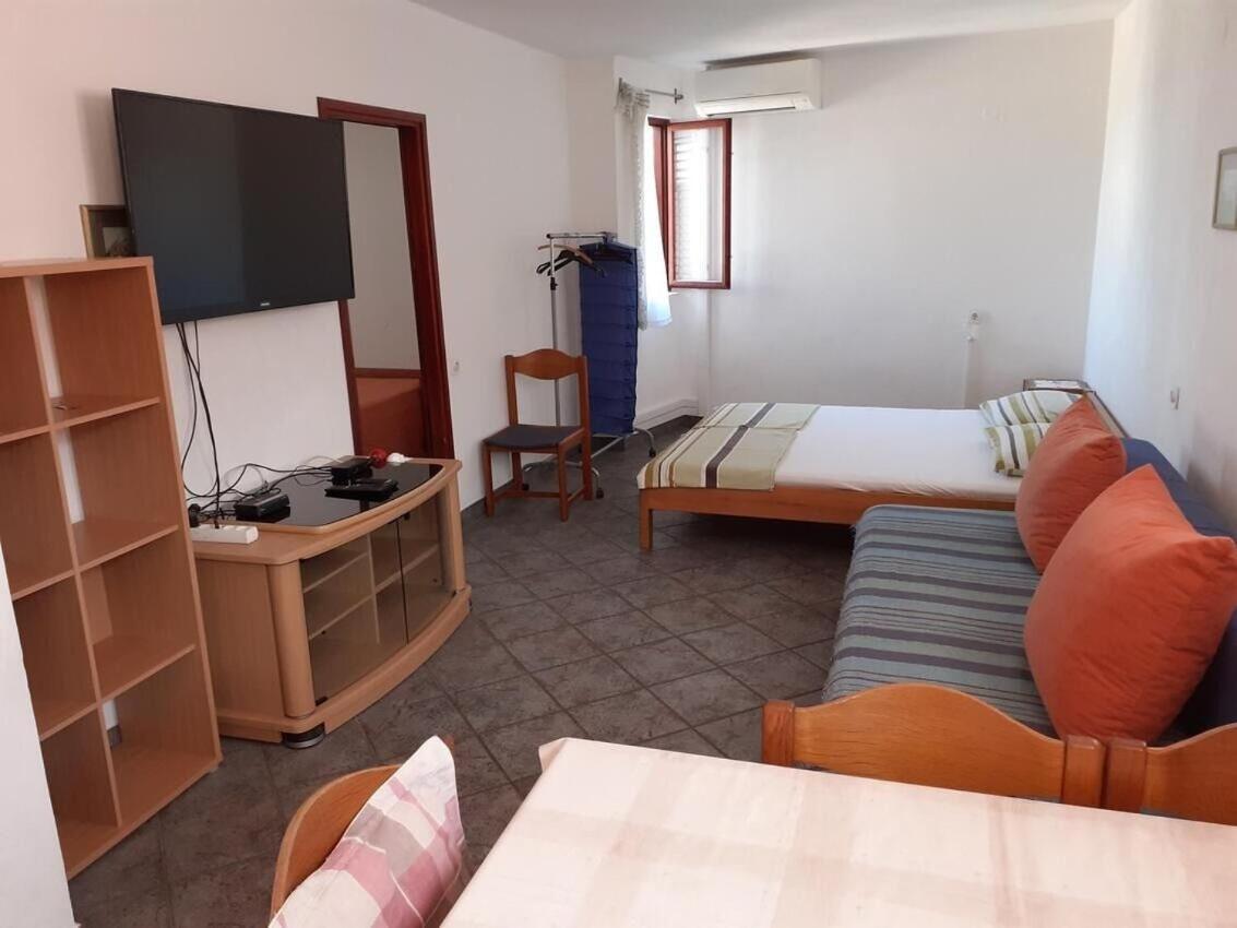 Apartments Ana Бибине Екстериор снимка