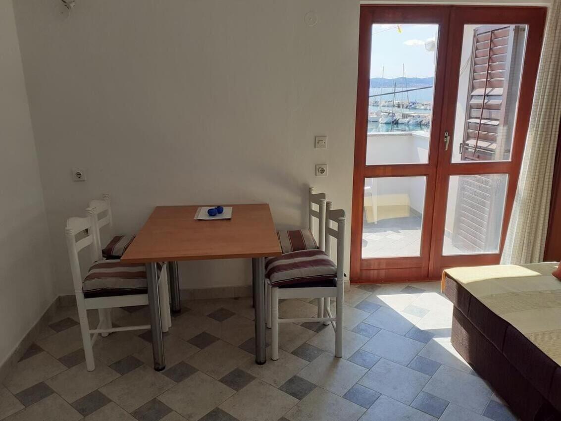 Apartments Ana Бибине Екстериор снимка